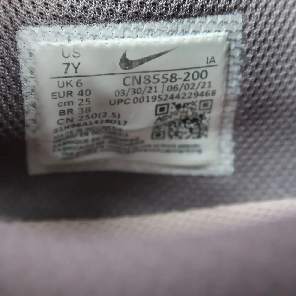 Nike Shoes Youth Big Kids 7 Athletic Trainers Casual Sneakers Lifestyle Running